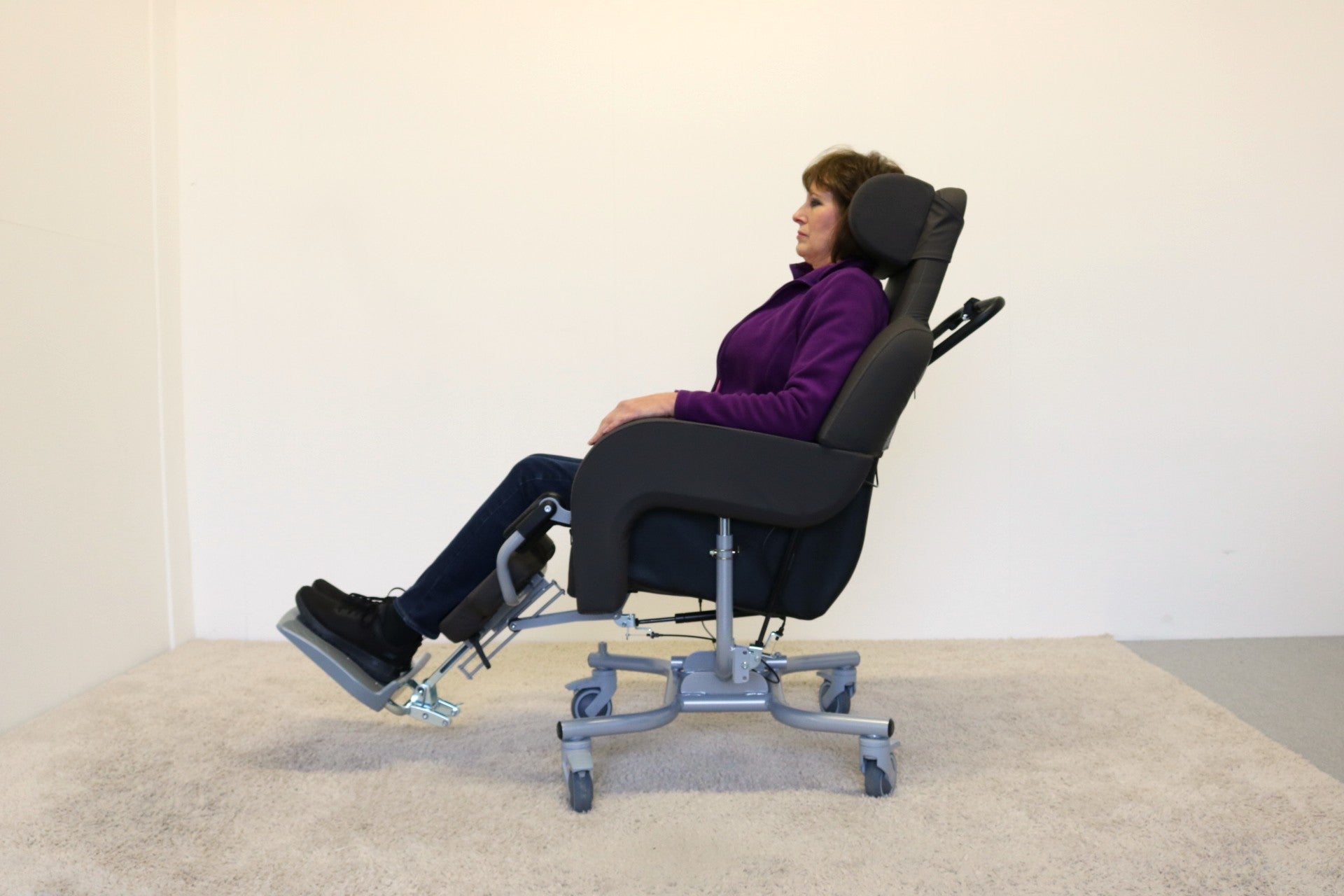 Astro Shuttle/Explorer Care Chair