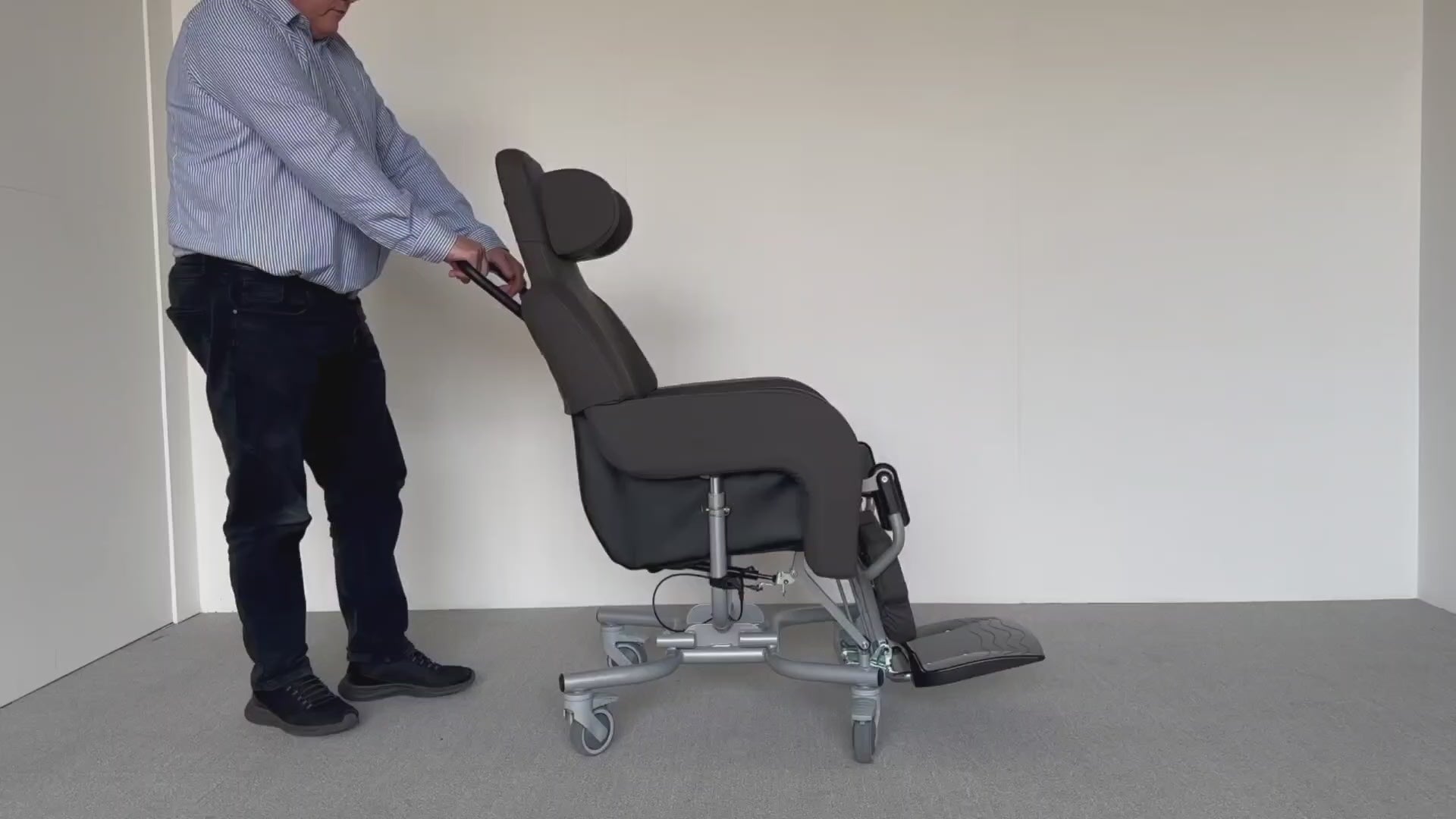 Astro Shuttle/Explorer Care Chair